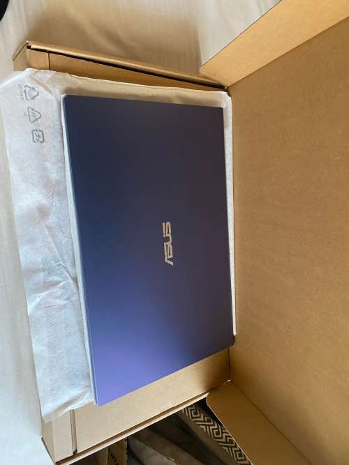 BRAND NEW BOXED  ASUS M515D*15.6`*AMD R3-3250U*4 GB DDR4 RAM*256 GB SSD M2 * WINDOWS 11 HOME 64-BIT